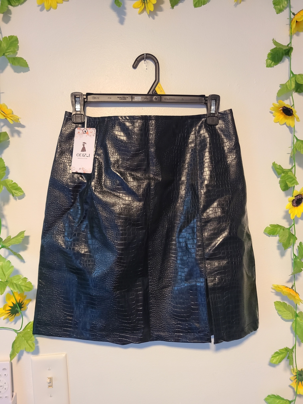 Nwt Large black crocodile-embossed faux leather mini skirt by Odizli featuring a